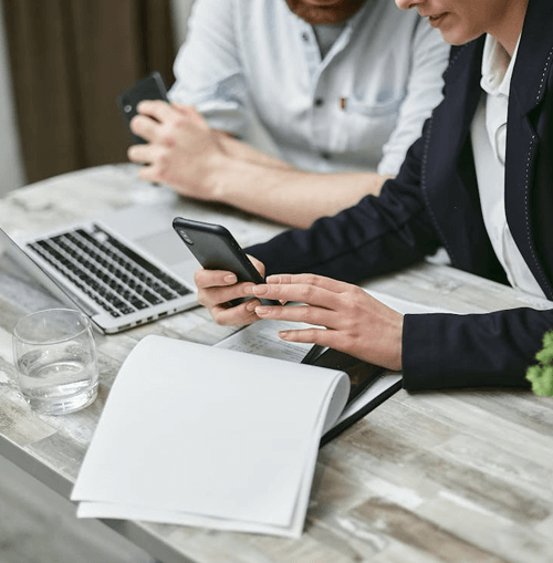 Greenwox Funnel support team illustration